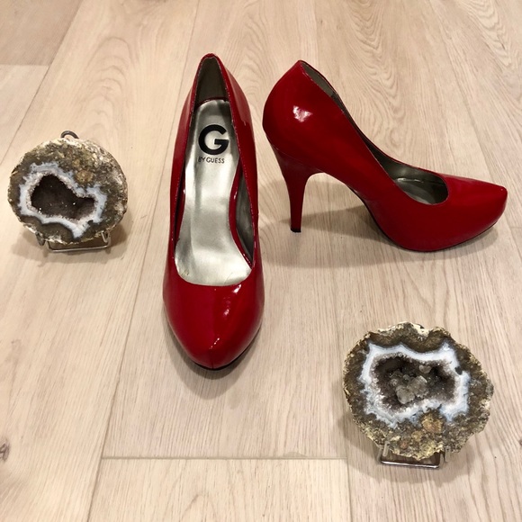 Red Closed-toe Pumps - Picture 2 of 8